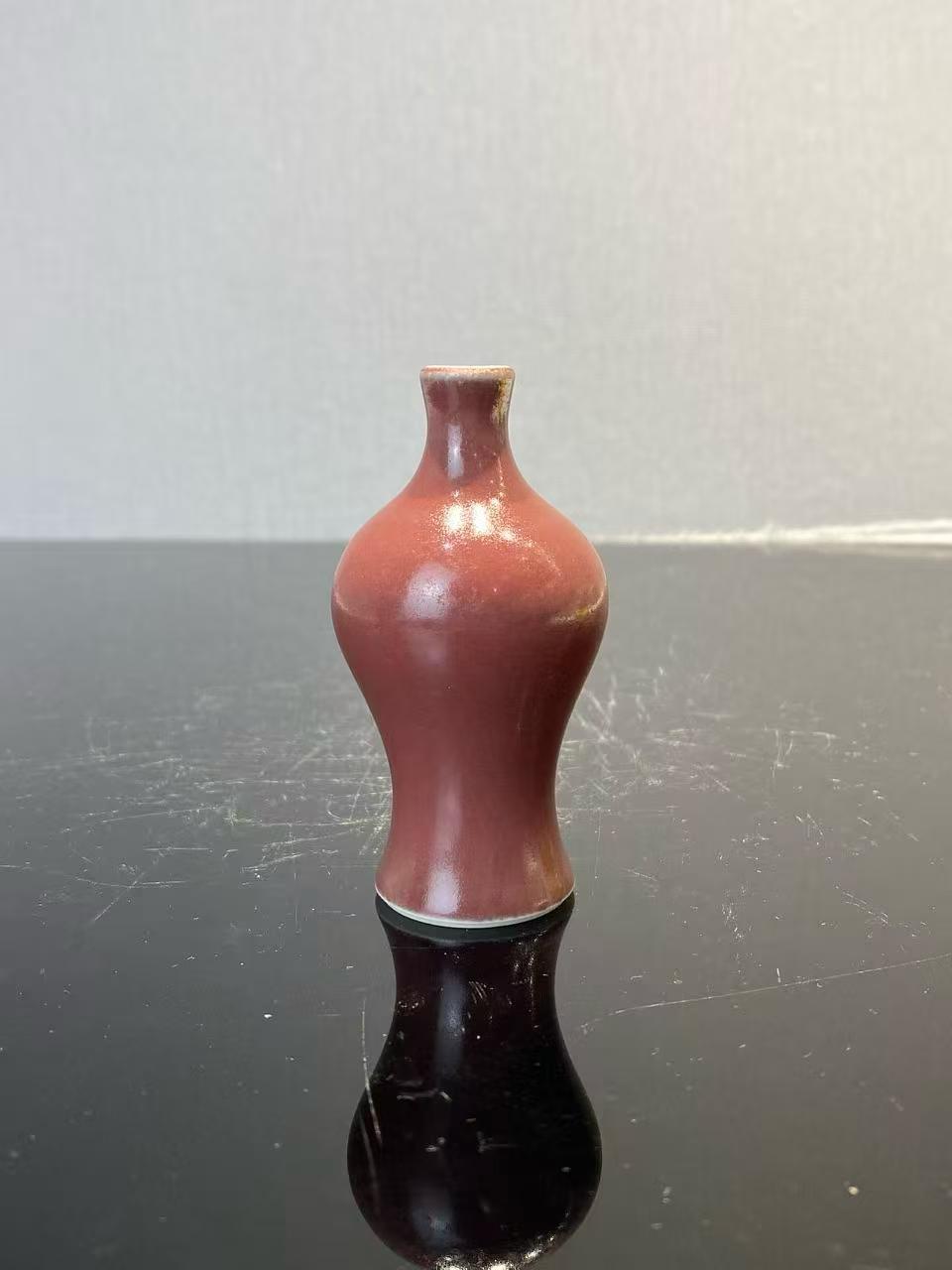 祭红釉小梅瓶