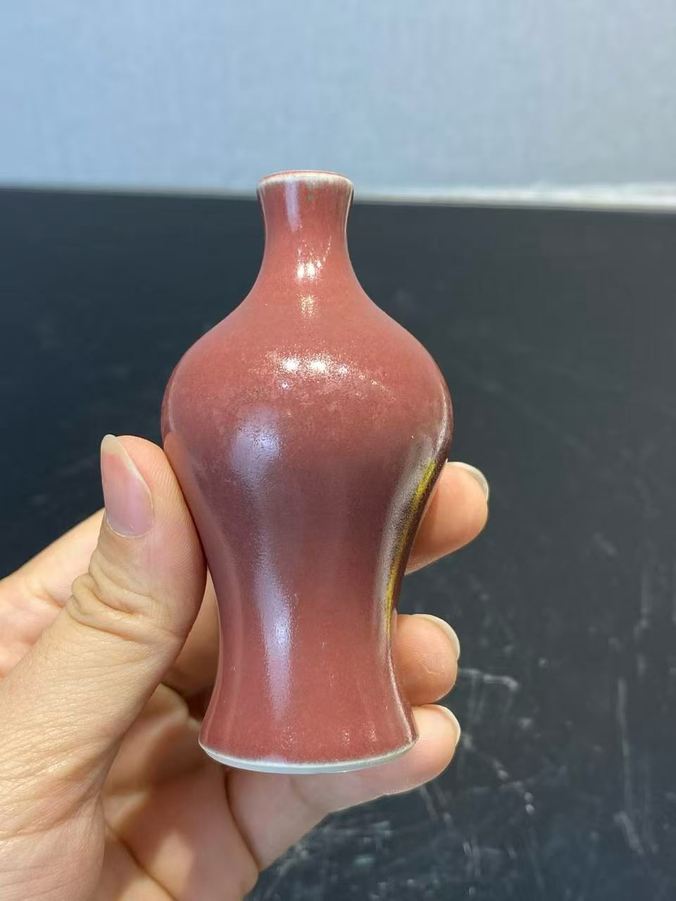 祭红釉小梅瓶