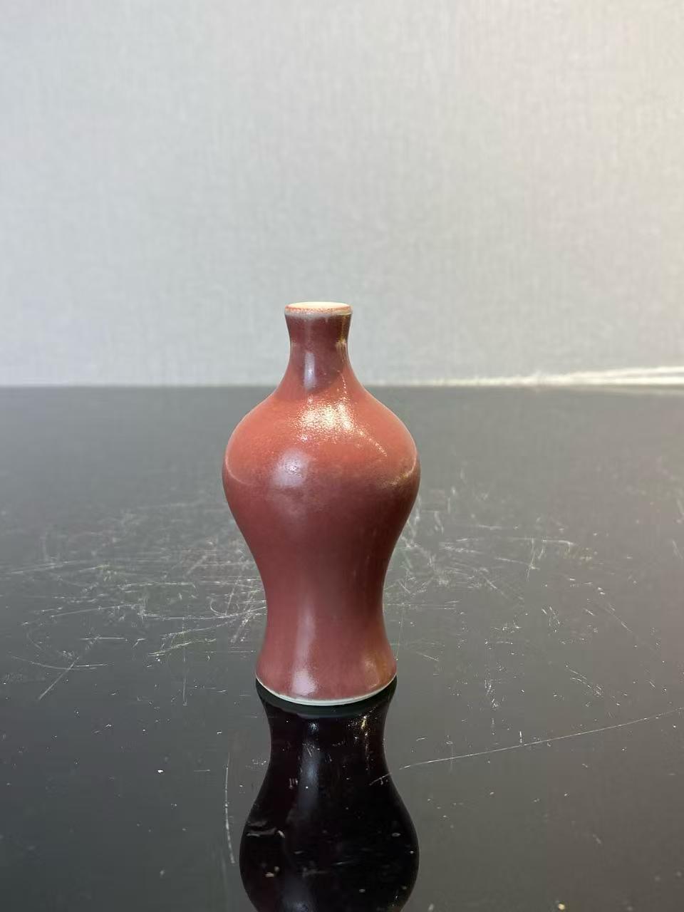 祭红釉小梅瓶