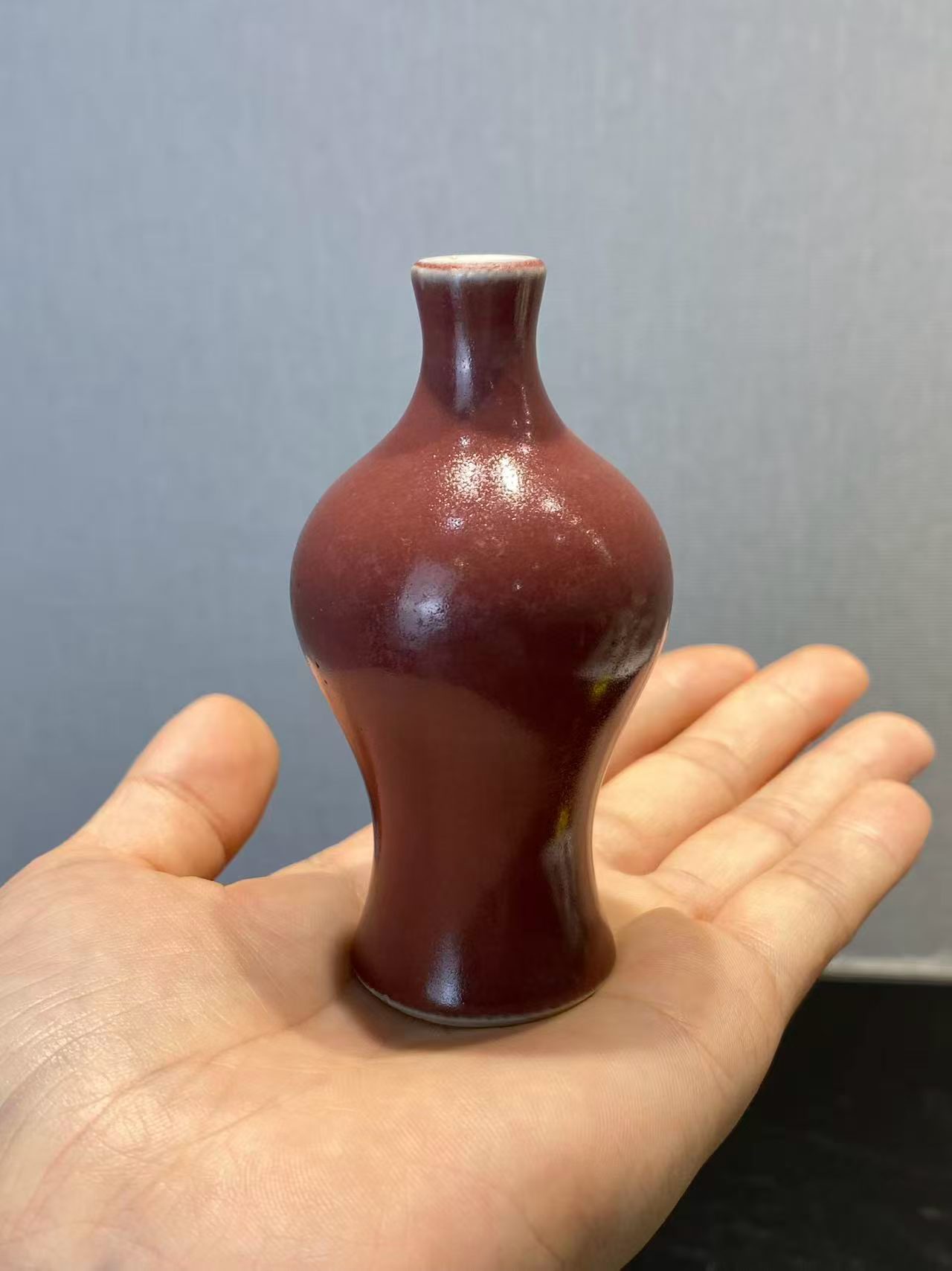 祭红釉小梅瓶