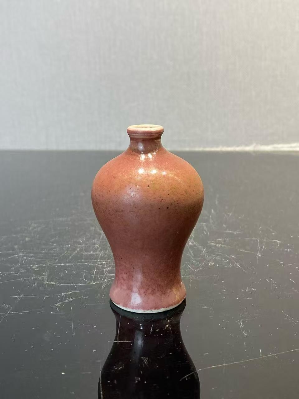 豇豆红釉小梅瓶