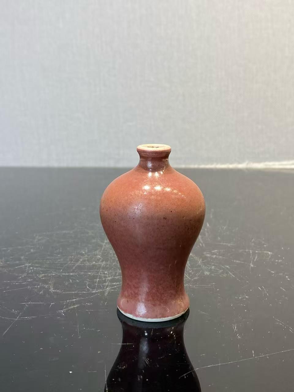 豇豆红釉小梅瓶