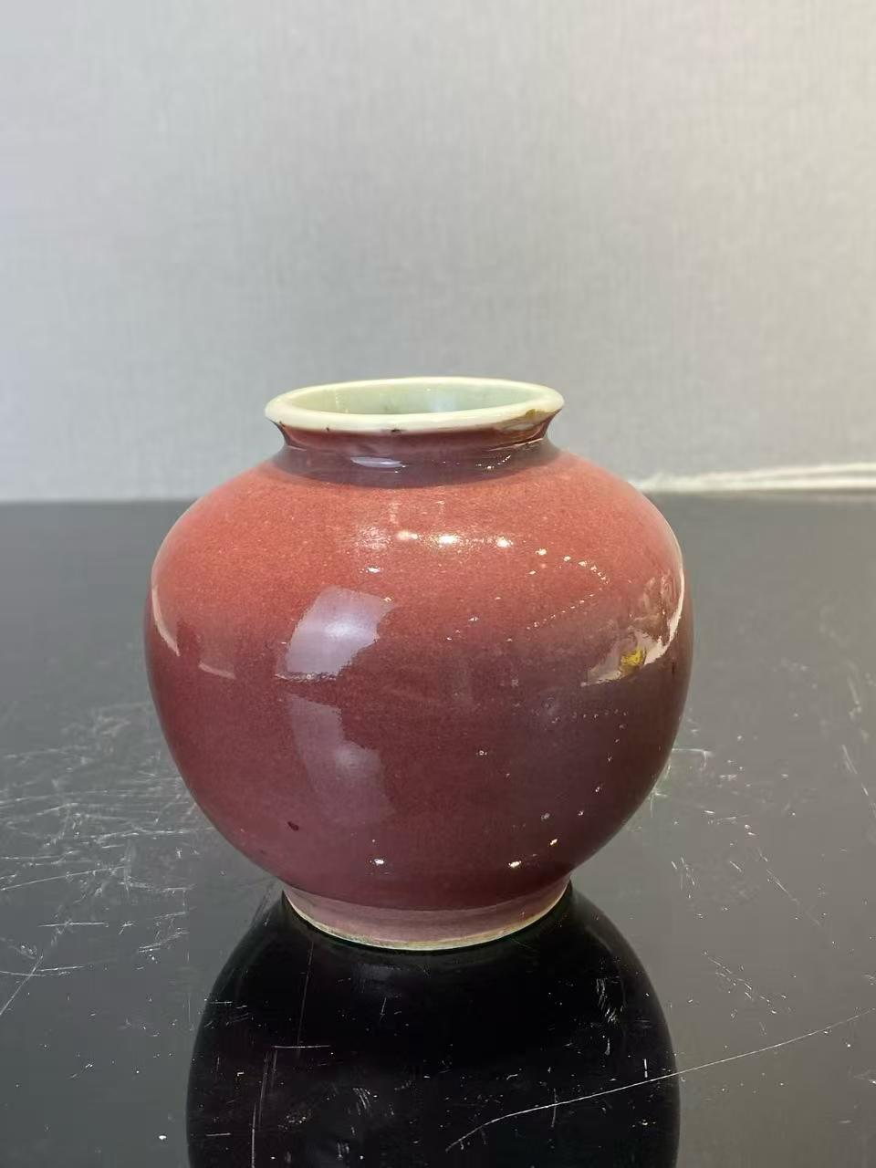 红釉撇口罐