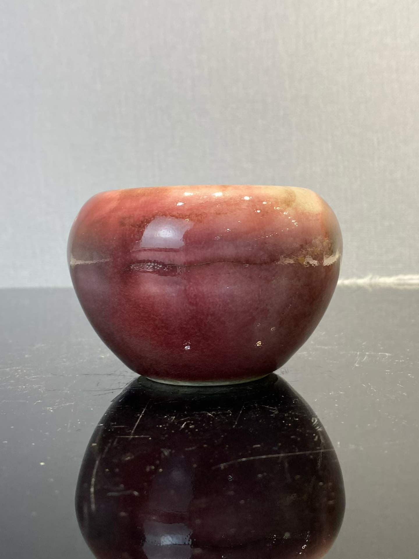 豇豆红釉苹果尊