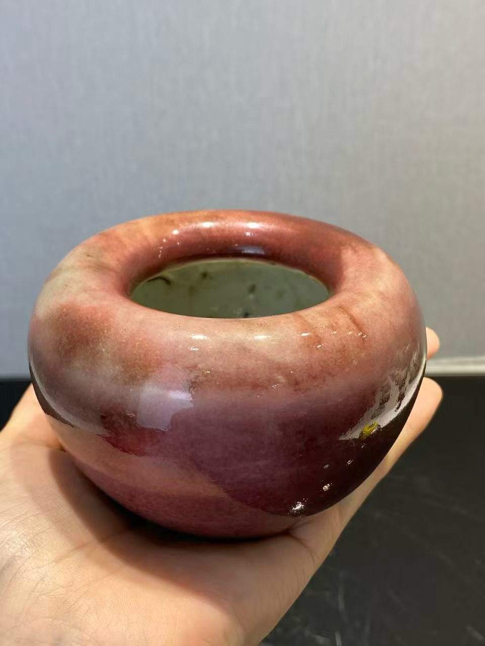豇豆红釉苹果尊