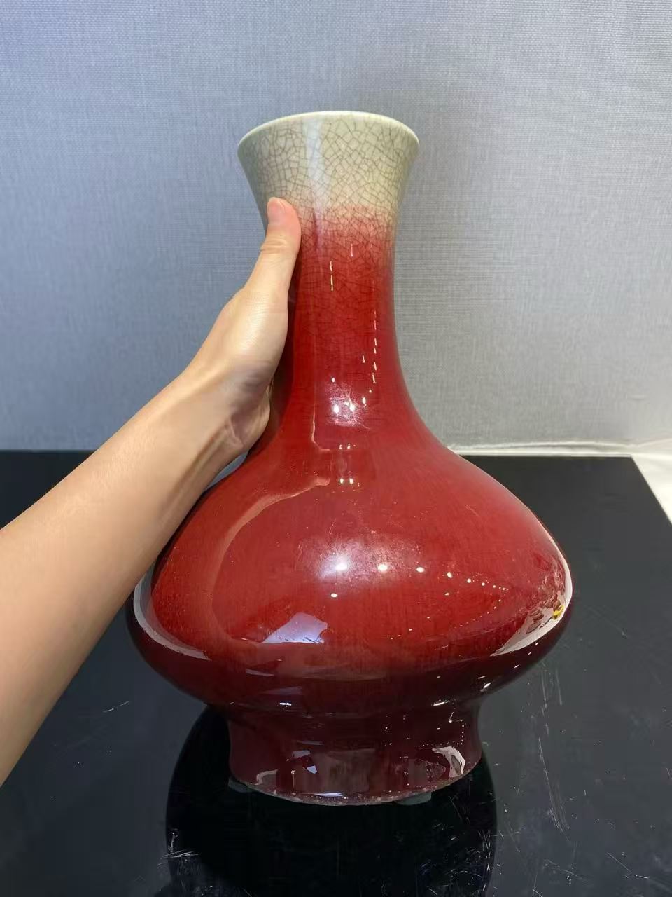 郎窑红釉荸荠瓶