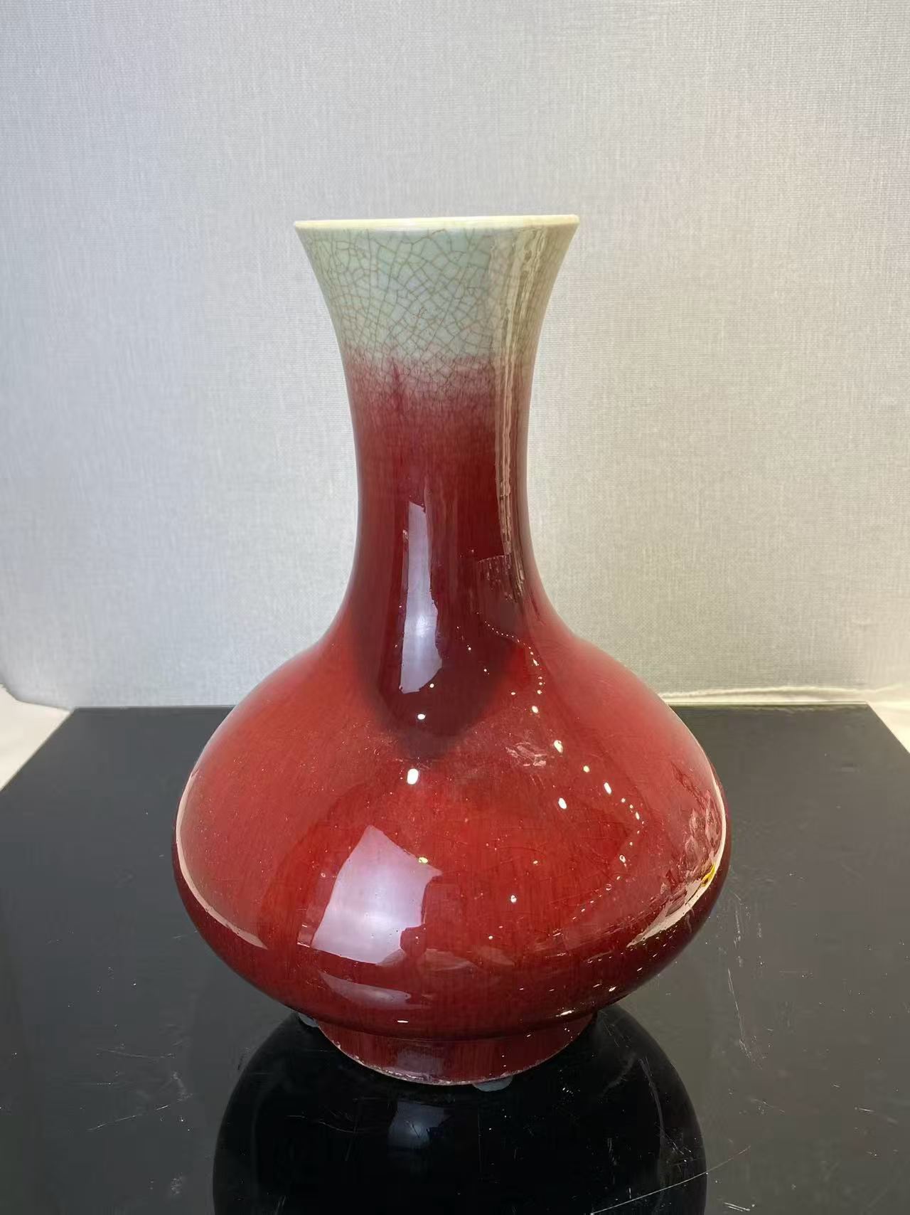 郎窑红釉荸荠瓶