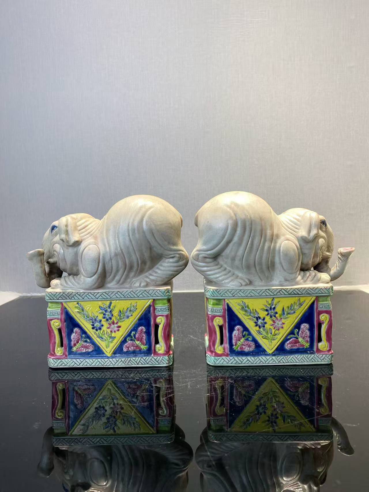 粉彩仿生瓷象一对