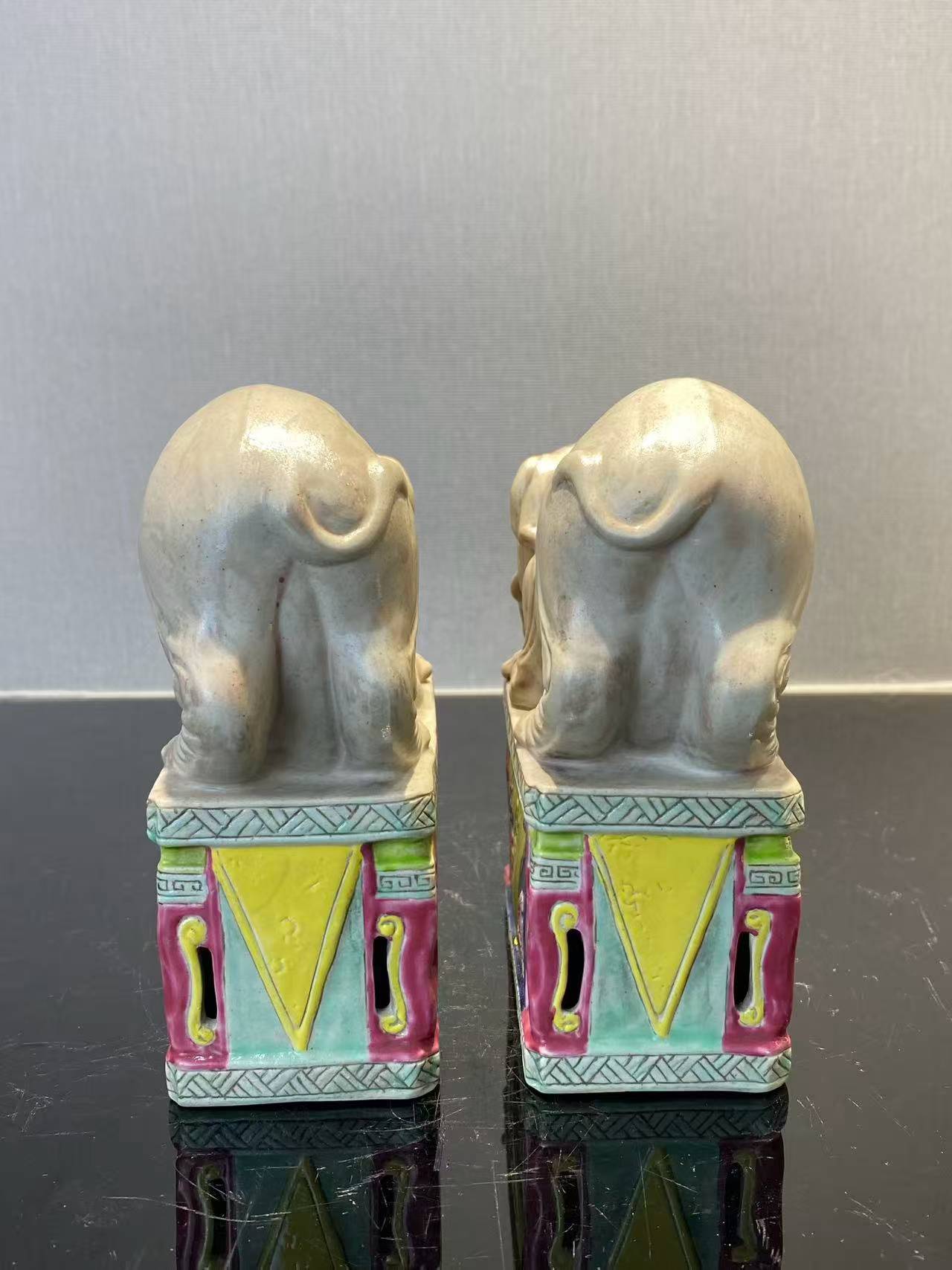 粉彩仿生瓷象一对