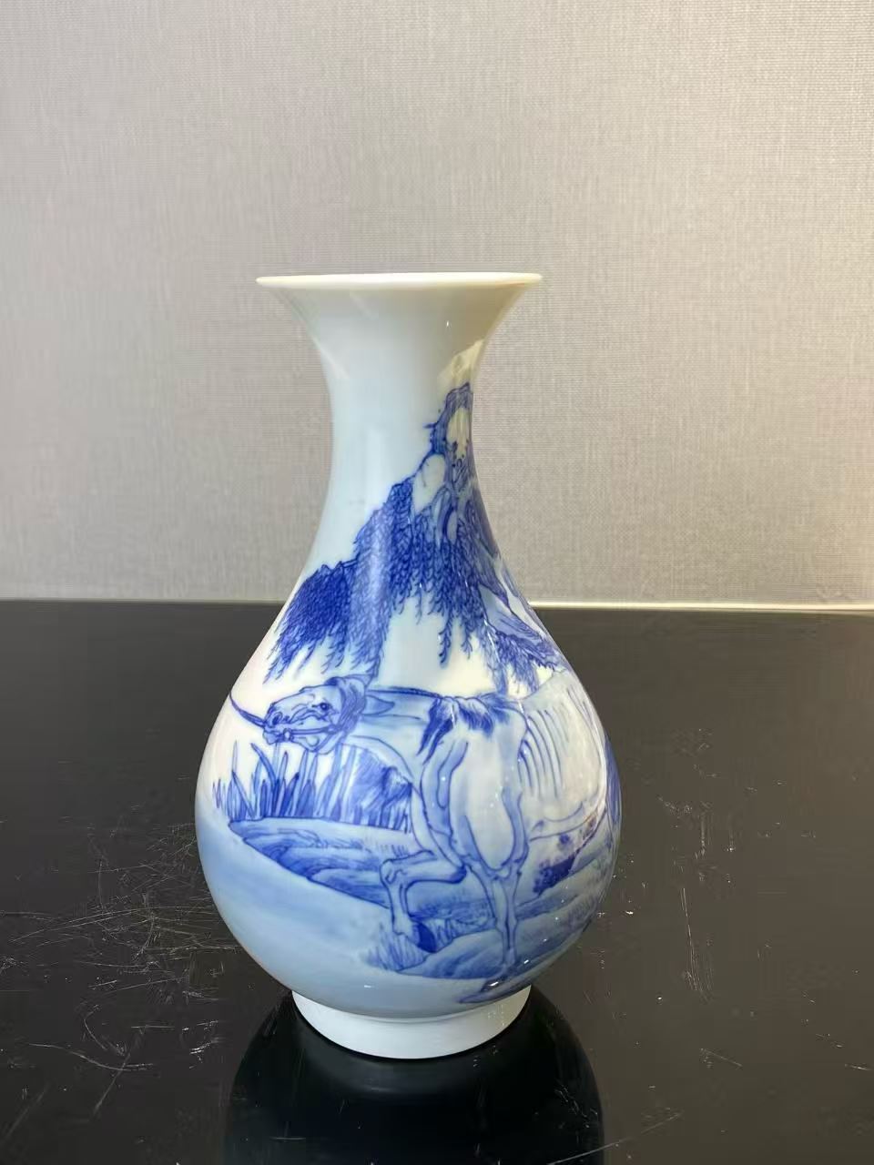 青花御马图玉壶春瓶