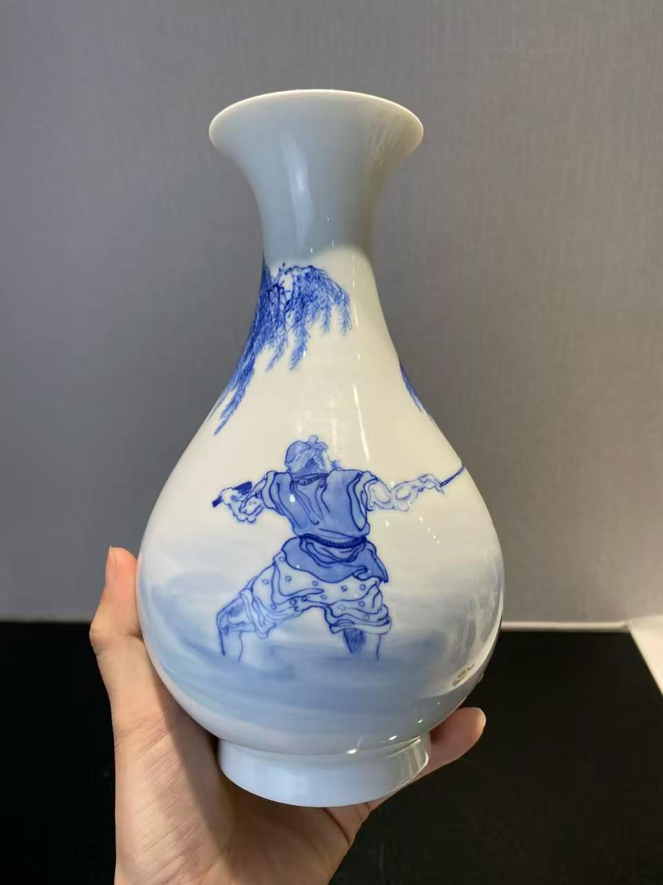 青花御马图玉壶春瓶