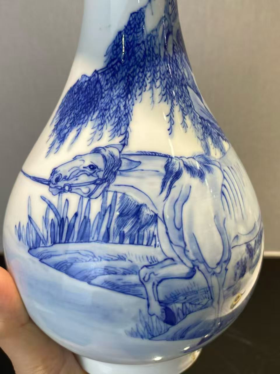 青花御马图玉壶春瓶