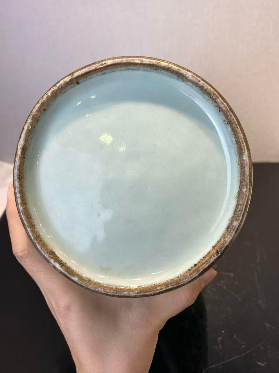 豆青地青花福寿八吉祥纹萝卜尊